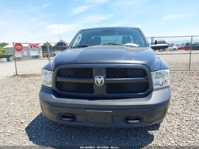 1C6RR7FG4KS661927 RAM 1500 Classic Tradesman 4x4 6&#039;4 Box
