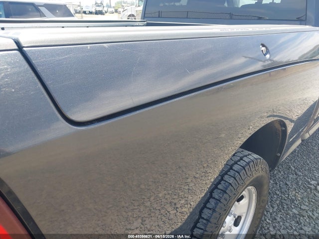 1C6RR7FG4KS661927 RAM 1500 Classic Tradesman 4x4 6&#039;4 Box