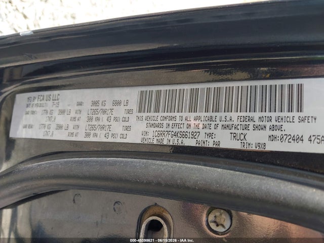 1C6RR7FG4KS661927 RAM 1500 Classic Tradesman 4x4 6&#039;4 Box