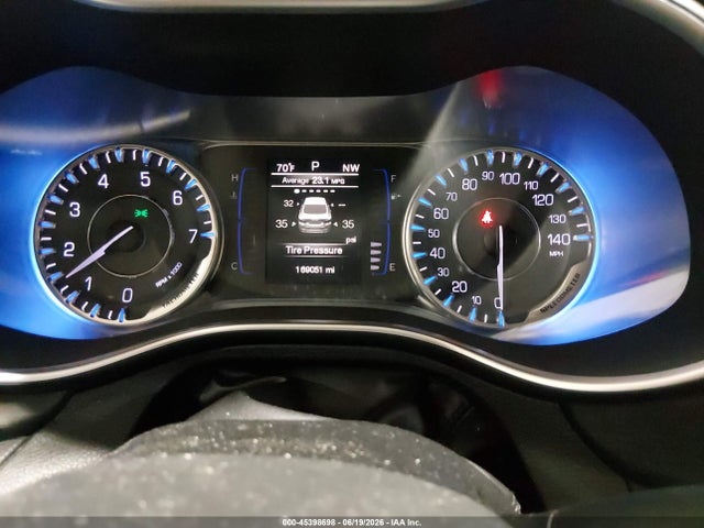 Продажа на аукционе авто 2015 Chrysler 200 Limited, vin: 1C3CCCAB9FN614261, номер лота: 45398698