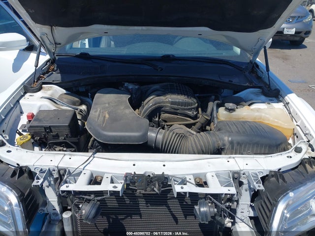 Chrysler 300 Touring L 2018 2C3CCAAG8JH117512 Image 10