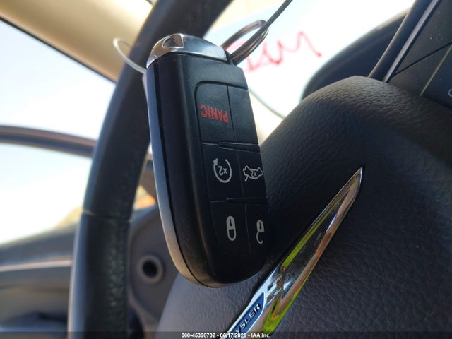 Chrysler 300 Touring L 2018 2C3CCAAG8JH117512 Image 11
