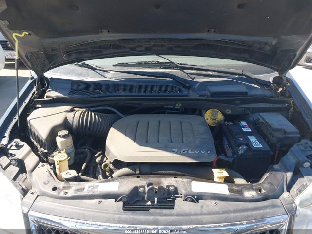 2015 Chrysler Town & Country Touring მანქანა იყიდება აუქციონზე, vin: 2C4RC1BG0FR577821, აუქციონის ნომერი: 45398869