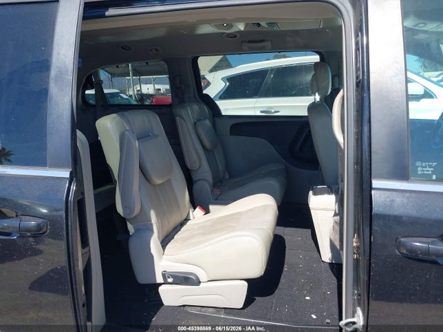 2015 Chrysler Town & Country Touring მანქანა იყიდება აუქციონზე, vin: 2C4RC1BG0FR577821, აუქციონის ნომერი: 45398869