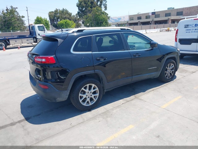 45398975 :رقم المزاد ، 1C4PJLCB7JD561123 vin ، 2018 Jeep Cherokee Latitude Fwd مزاد بيع