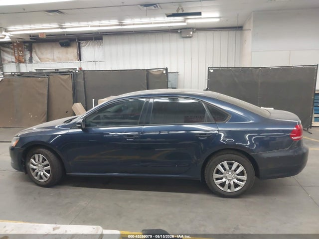 2013 Volkswagen Passat 2.5l S მანქანა იყიდება აუქციონზე, vin: 1VWAP7A3XDC078045, აუქციონის ნომერი: 45399079