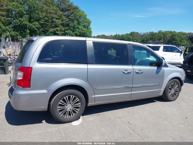Auction sale of the 2014 Chrysler Town & Country S, vin: 2C4RC1HG4ER177850, lot number: 45399086