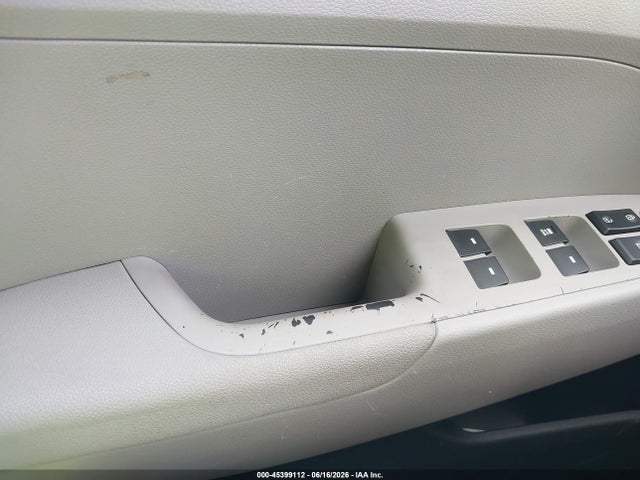 Hyundai ELANTRA SE 2019 5NPD74LF5KH486640 Image 16