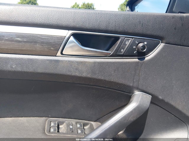 Aukcja sprzedaży 2017 Volkswagen Passat 1.8t Se, vin: 1VWBT7A3XHC027697, numer aukcji: 45399121