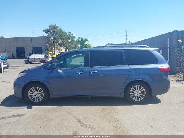 5TDYK3DC7FS620563 Toyota Sienna Xle Premium 8 Passenger