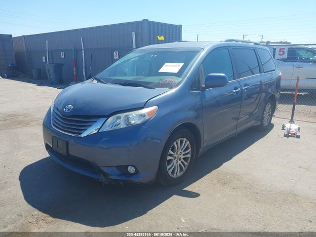 5TDYK3DC7FS620563 Toyota Sienna Xle Premium 8 Passenger