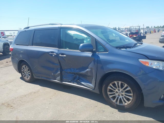 5TDYK3DC7FS620563 Toyota Sienna Xle Premium 8 Passenger