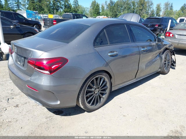 Mercedes-Benz A 220 2019 WDD3G4EB0KW027683 Image 4