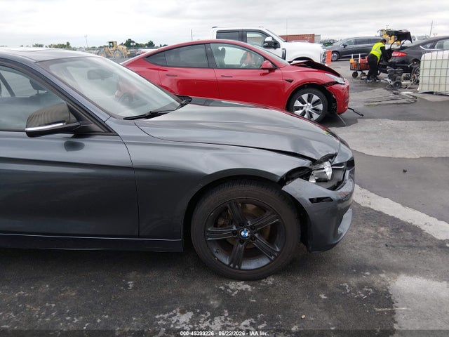2013 Bmw 328i მანქანა იყიდება აუქციონზე, vin: WBA3A5G56DNP23933, აუქციონის ნომერი: 45399226