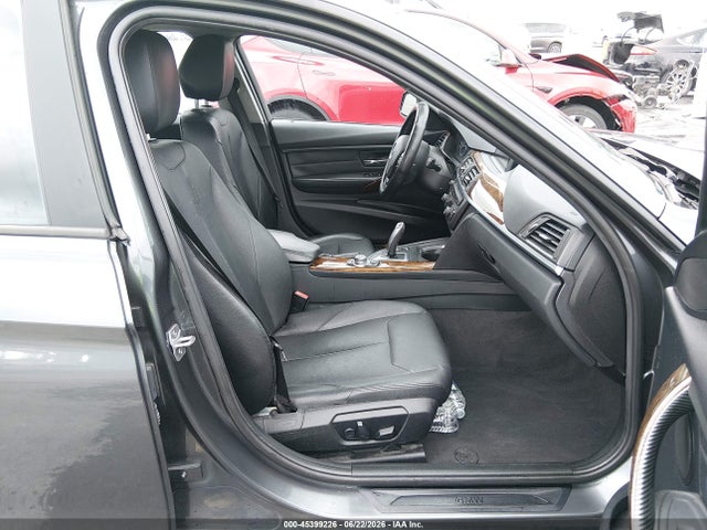 2013 Bmw 328i მანქანა იყიდება აუქციონზე, vin: WBA3A5G56DNP23933, აუქციონის ნომერი: 45399226