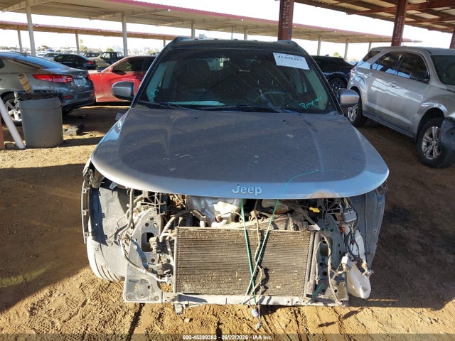 3C4NJCBB5JT408615 Jeep Compass Latitude Fwd