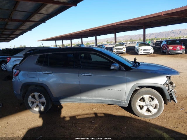 3C4NJCBB5JT408615 Jeep Compass Latitude Fwd