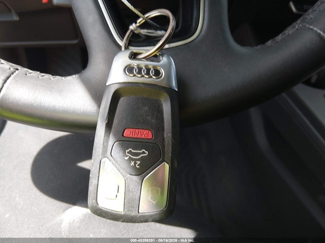 2019 Audi A4 45 Premium მანქანა იყიდება აუქციონზე, vin: WAUENAF43KN011875, აუქციონის ნომერი: 45399391