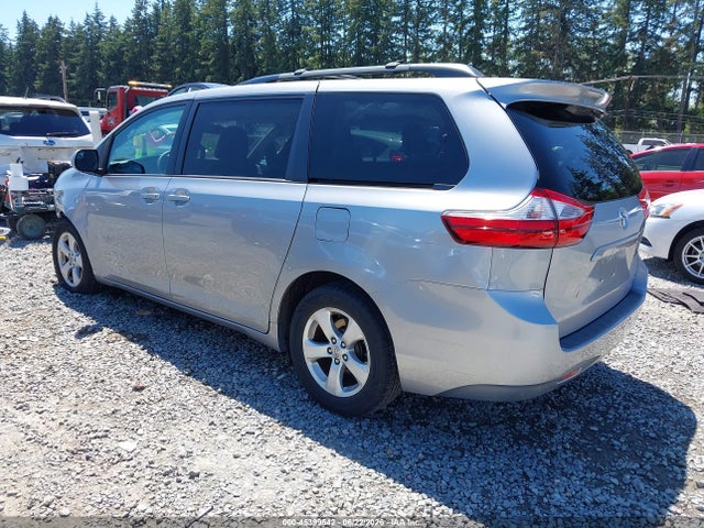 45399542 :رقم المزاد ، 5TDKZ3DC3HS840514 vin ، 2017 Toyota Sienna Le 8 Passenger مزاد بيع