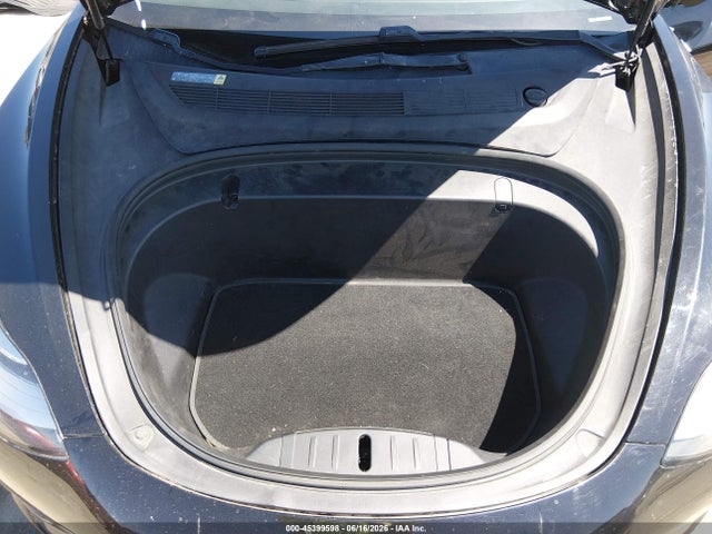 45399598 :رقم المزاد ، 5YJ3E1EA6JF037188 vin ، 2018 Tesla Model 3 Long Range/mid Range مزاد بيع