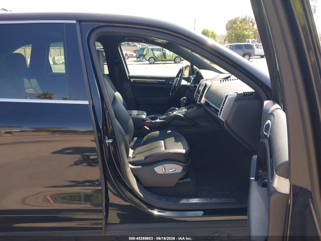 Auction sale of the 2014 Porsche Cayenne Platinum Edition, vin: WP1AA2A2XELA09726, lot number: 45399683
