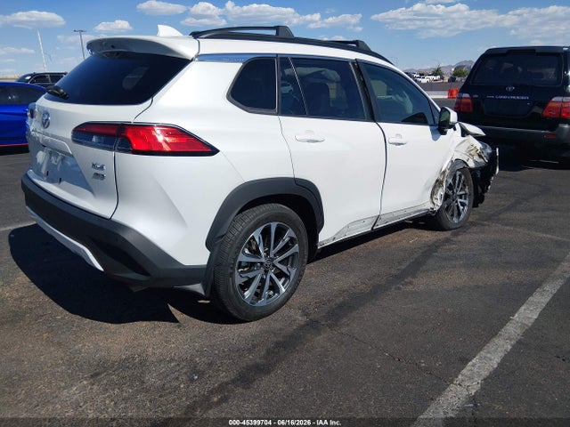 Toyota Corolla Cross Xle 2022 7MUDAABG8NV010543 Image 4