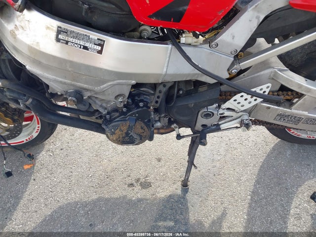 45399736 :رقم المزاد ، JH2SC44081M105811 vin ، 2001 Honda Cbr900 Rr مزاد بيع