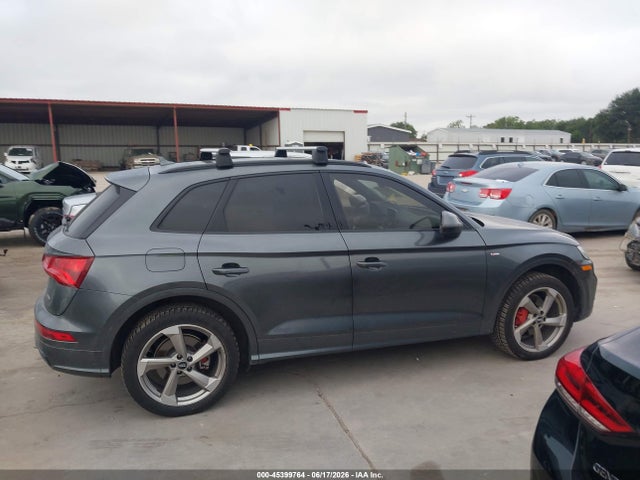45399764 :رقم المزاد ، WA1ENAFY2L2104342 vin ، 2020 Audi Q5 Titanium Premium Plus 45 Tfsi Quattro S Tronic مزاد بيع