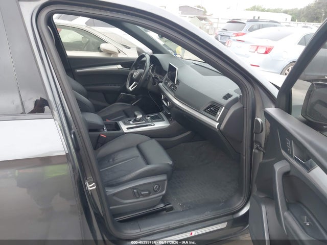 45399764 :رقم المزاد ، WA1ENAFY2L2104342 vin ، 2020 Audi Q5 Titanium Premium Plus 45 Tfsi Quattro S Tronic مزاد بيع