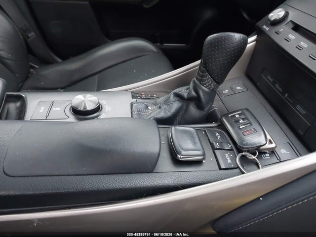 Lexus IS 200T 2016 JTHBA1D21G5013665 Image 11