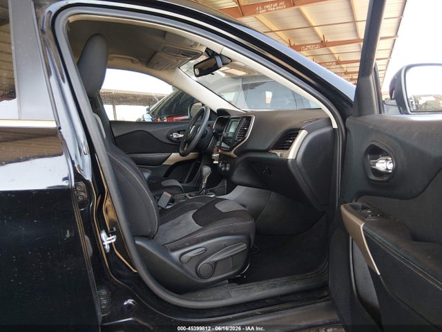 1C4PJLCB4JD536941 Jeep Cherokee Latitude Fwd