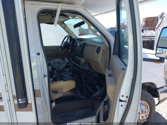 Ford E-450 Cutaway 2017 1FDXE4FS5HDC26938 Image 5