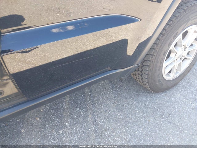1C4RJFAG8KC754249 Jeep Grand Cherokee Laredo E 4x4