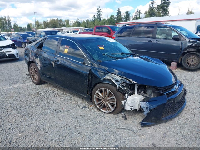 45400384 :رقم المزاد ، 4T1BF1FK3HU753303 vin ، 2017 Toyota Camry Se مزاد بيع