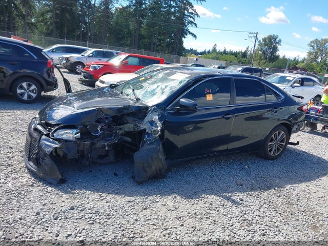 45400384 :رقم المزاد ، 4T1BF1FK3HU753303 vin ، 2017 Toyota Camry Se مزاد بيع
