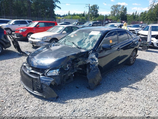 45400384 :رقم المزاد ، 4T1BF1FK3HU753303 vin ، 2017 Toyota Camry Se مزاد بيع