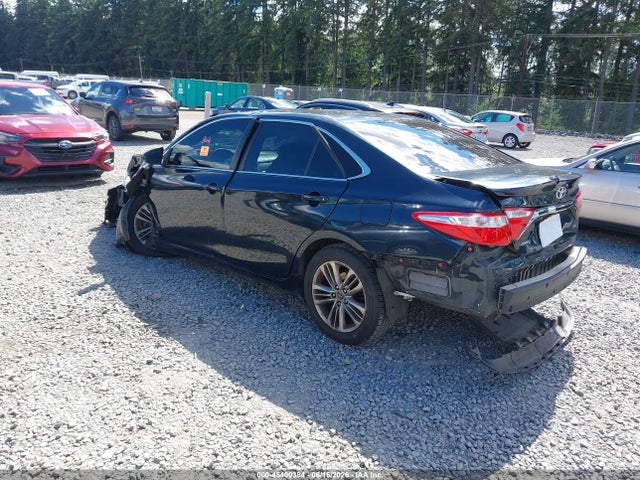 45400384 :رقم المزاد ، 4T1BF1FK3HU753303 vin ، 2017 Toyota Camry Se مزاد بيع