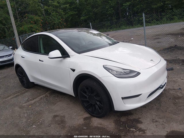 Auction sale of the 2021 Tesla Model Y Standard Range Rear-wheel Drive, vin: 5YJYGDED9MF192785, lot number: 45400395