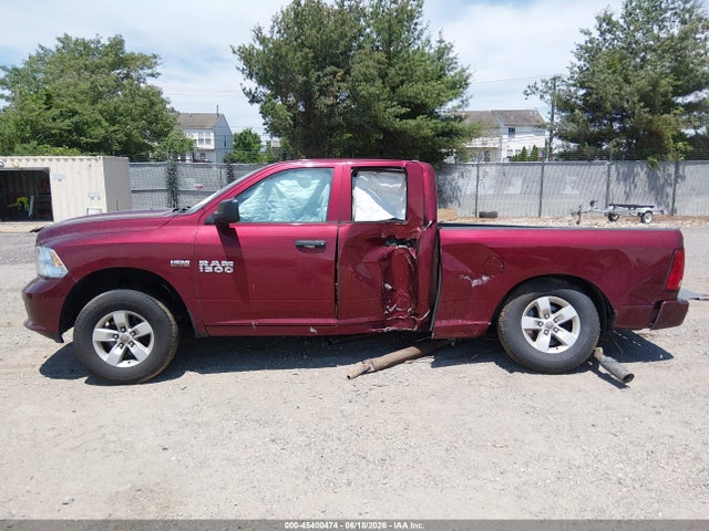 Продаж на аукціоні авто 2018 Ram 1500 Express  4x4 6'4 Box, vin: 1C6RR7FT2JS327620, номер лоту: 45400474