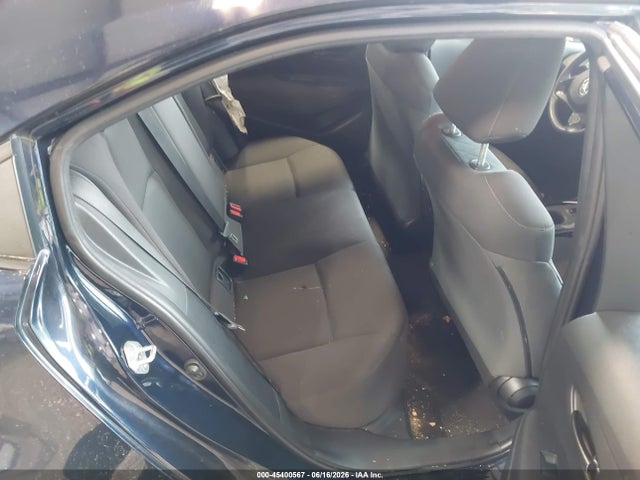 5YFEPMAE8NP340495 Toyota COROLLA LE