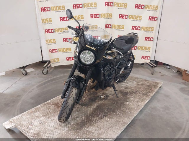 Kawasaki ZR900 2024 JKAZR2E11RA014338 Image 2