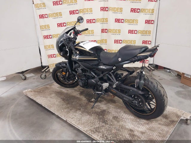 Kawasaki ZR900 2024 JKAZR2E11RA014338 Image 3