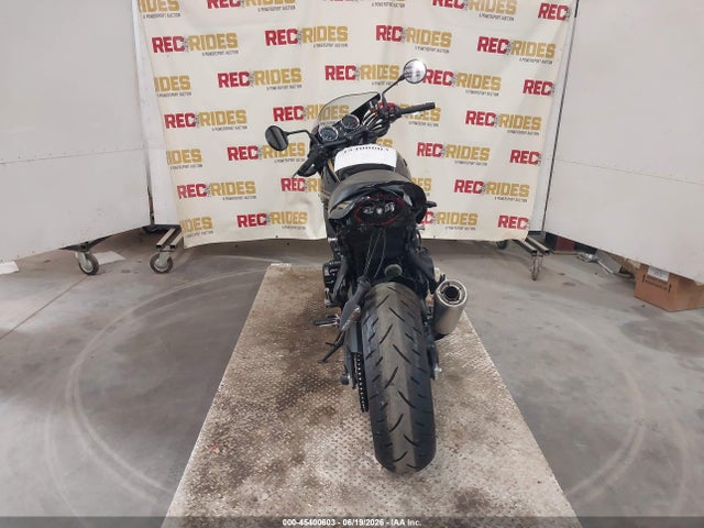 Kawasaki ZR900 2024 JKAZR2E11RA014338 Image 6