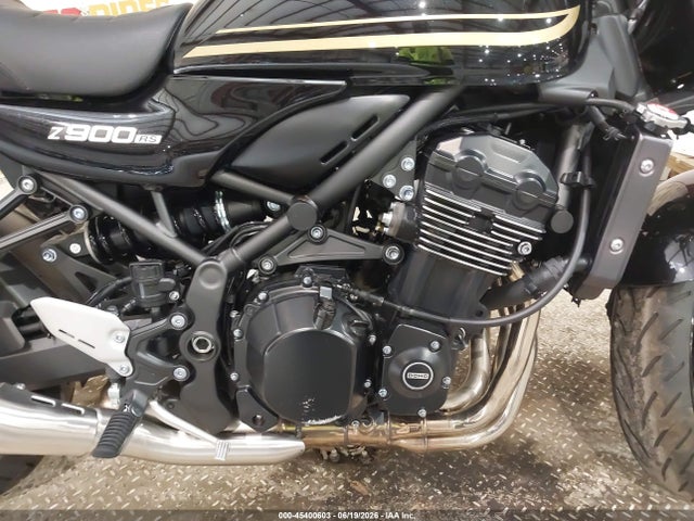 Kawasaki ZR900 2024 JKAZR2E11RA014338 Image 8