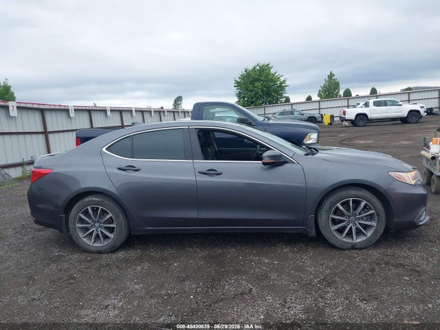 19UUB1F38JA011117 Acura TLX