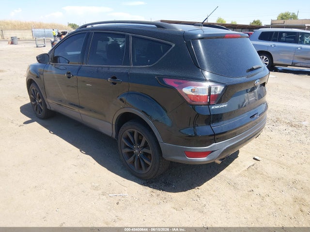 1FMCU9GDXJUB73870 Ford ESCAPE SE