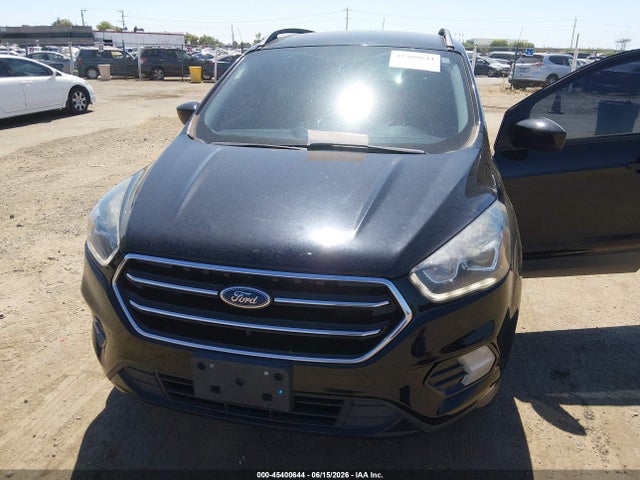 1FMCU9GDXJUB73870 Ford ESCAPE SE