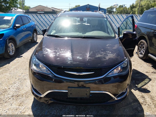45400653 :رقم المزاد ، 2C4RC1EG4JR353990 vin ، 2018 Chrysler Pacifica Touring L Plus مزاد بيع