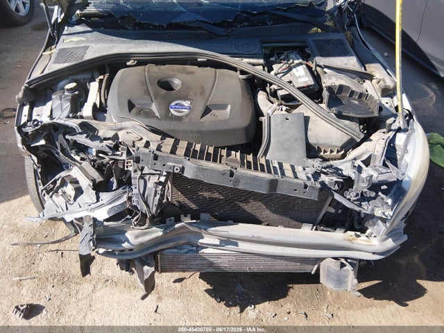 45400705 :رقم المزاد ، YV140MFK3F2335746 vin ، 2015 Volvo S60 T5 Premier مزاد بيع