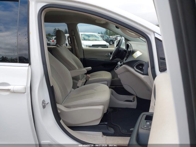 Chrysler Pacifica Hybrid Touring Plus 2017 2C4RC1H7XHR838222 Image 5